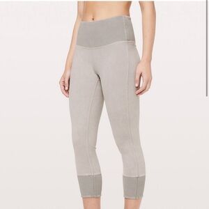 Lululemon Wunder Under  23” cropped ribbed leggings Size 2